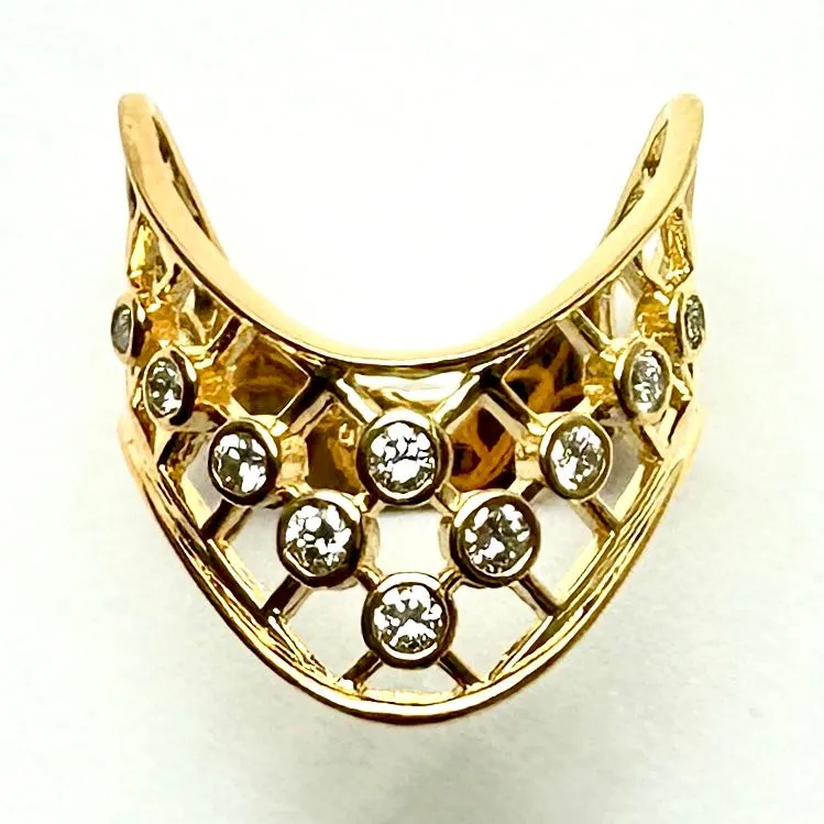 20K Yellow Gold Diamond Lady Ring