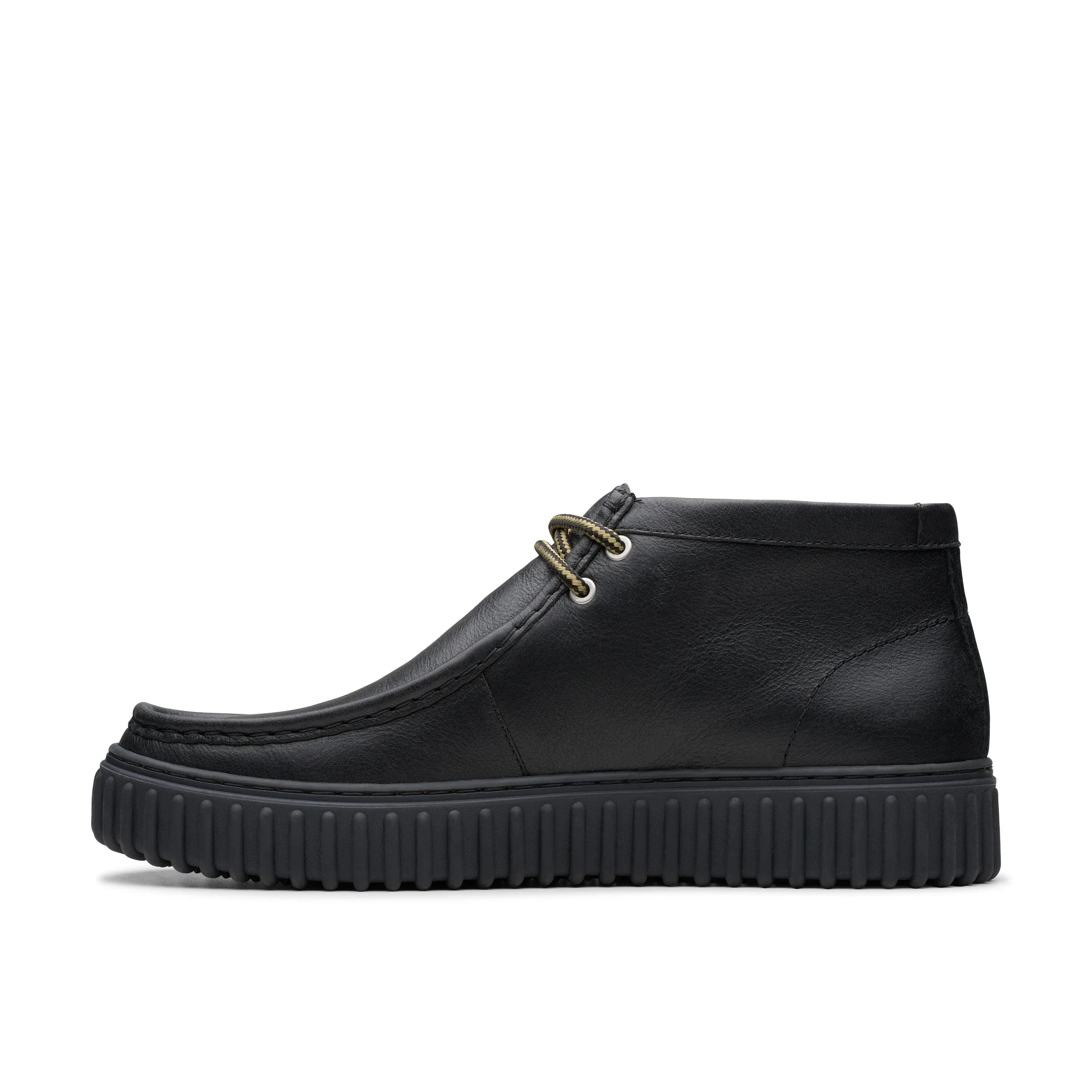 CLARKS | WALLABEE HOMBRE | TORHILL HI BLACK LEATHER | NEGRO